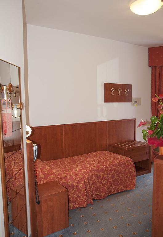 Hotel Garden Limone sul Garda Pokoj fotografie